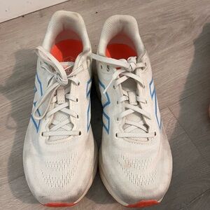 New Balance Fresh Foam 680